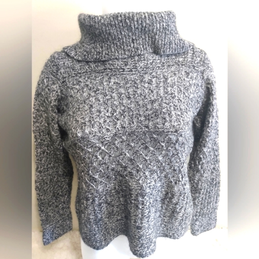 EUC Emma James woman's medium petite knit turtle neck sweater